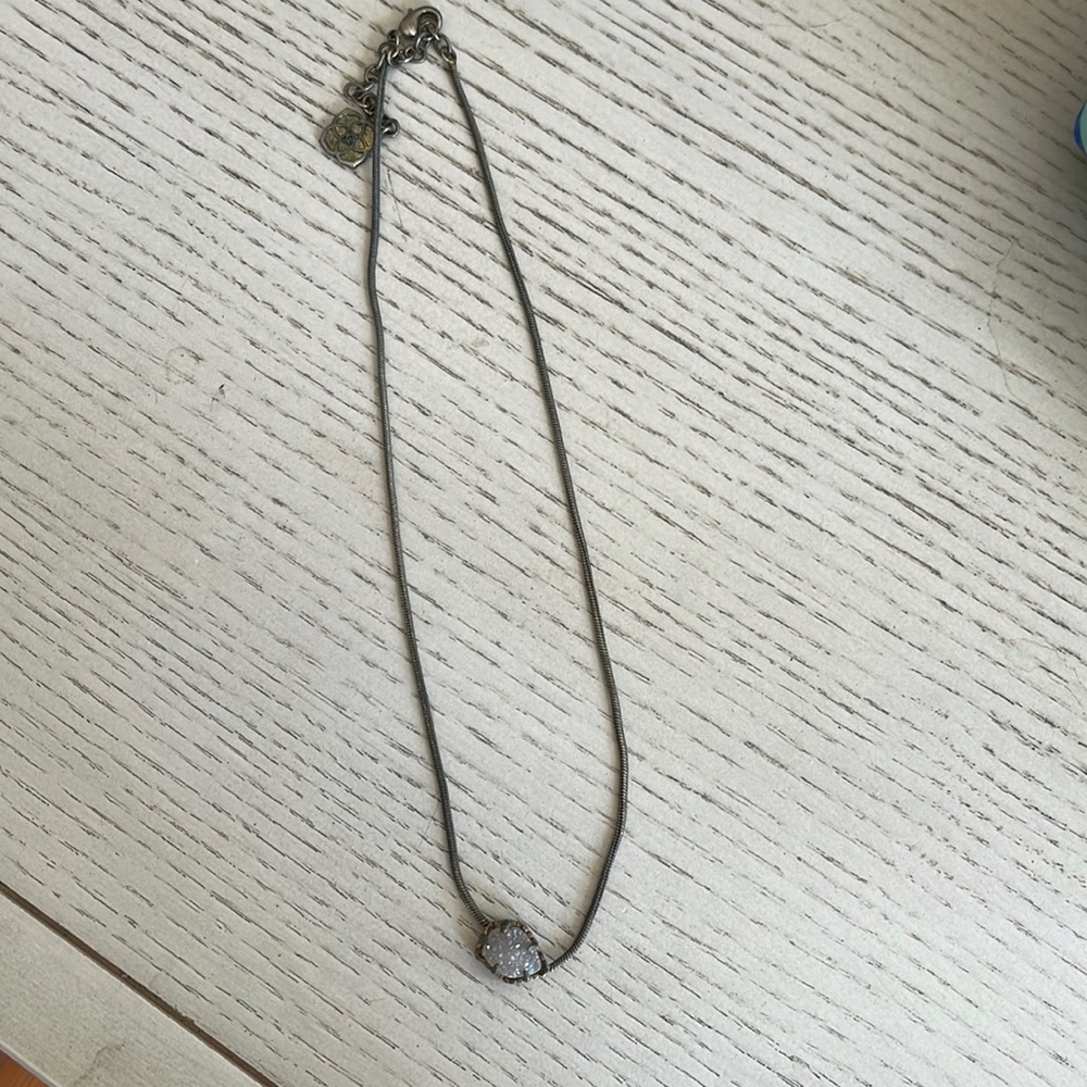 Kendra Scott necklace